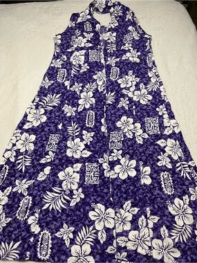Magic purple and white Hawaiian print maxi dress